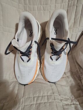 On Women's Cloudmonster Sneakers

Road Running Shoes